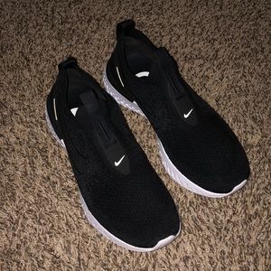 Nike Epic Phantom React Flyknit (Women’s 9.5)